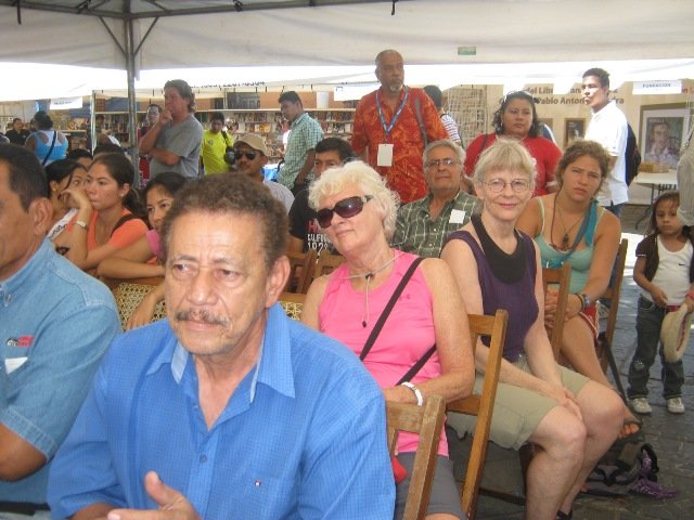 Publico de Microfono Abierto, destaca el poeta Pedro Berroteran
